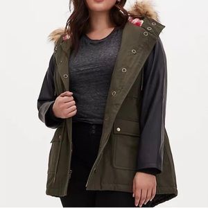 OLIVE GREEN TWILL & FAUX LEATHER HOODED PARKA